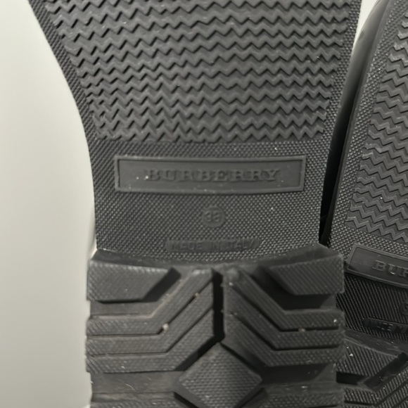 Burberry Rainboots - Picture 5 of 6